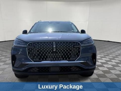 Used 2026 Lincoln Aviator Reserve AWD/4WD image 9