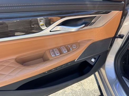 Used 2021 BMW 740i xDrive w/ Luxury Rear Seating Package AWD/4WD image 21