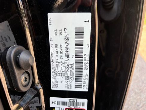 Used 2026 Toyota Sequoia TRD Pro AWD/4WD image 32