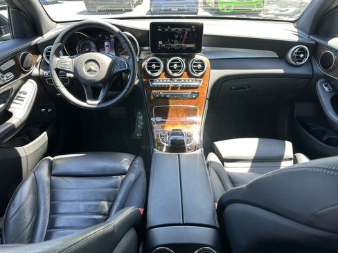 Used 2019 Mercedes-Benz GLC 350e 4MATIC image 17