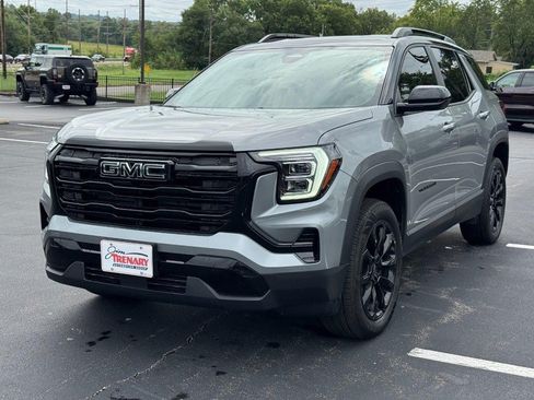 Used 2026 GMC Terrain Elevation w/ Elevation Premium Package FWD image 8