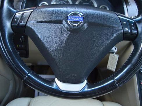 Used 2014 Volvo XC90 3.2 w/ Climate Package image 16