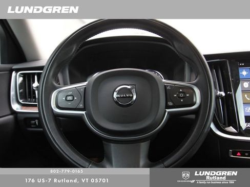 Used 2022 Volvo S60 B5 Momentum w/ Premium Package AWD/4WD image 5