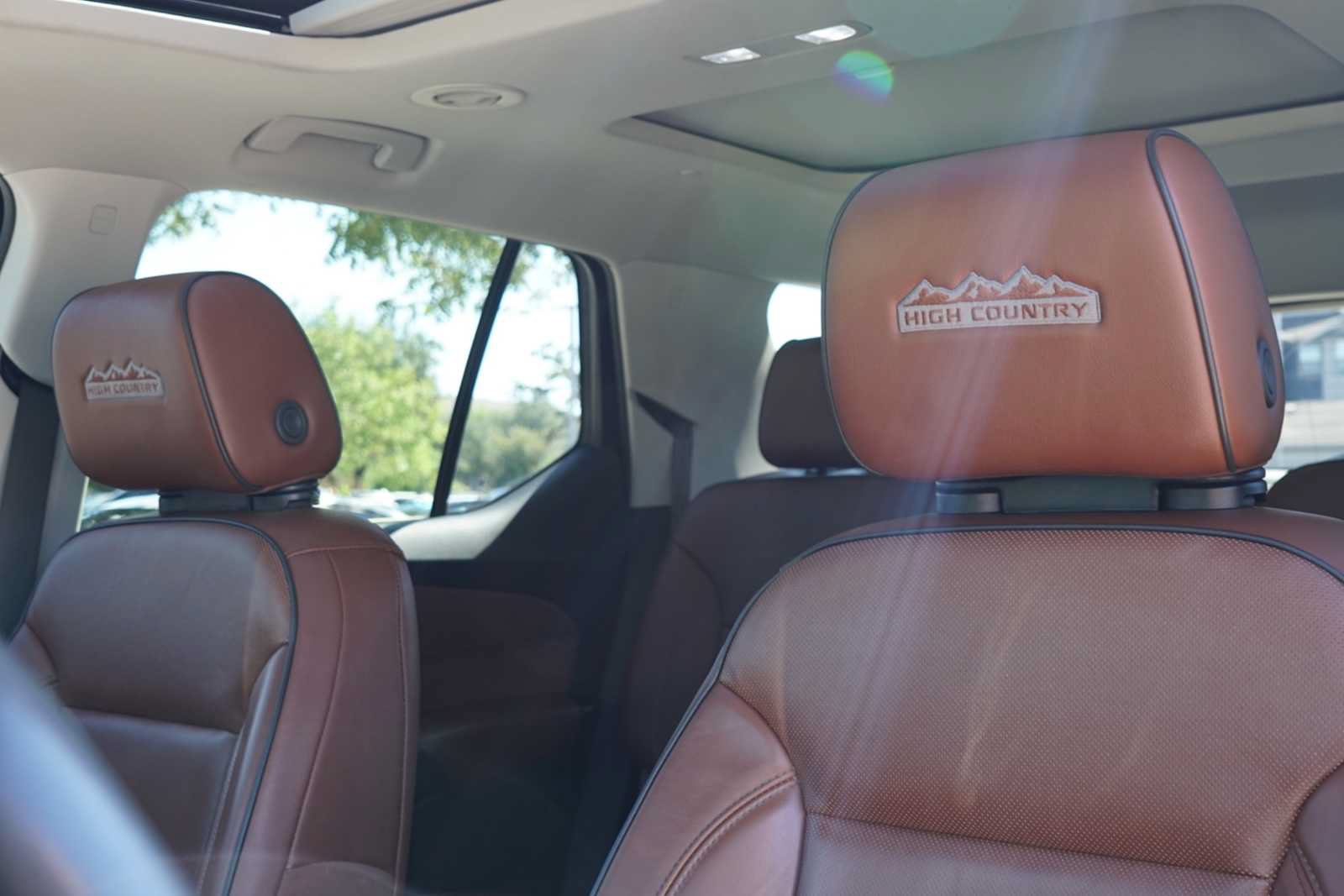 Used 2018 Chevrolet Traverse High Country w/ LPO, Cargo Package AWD/4WD image 8
