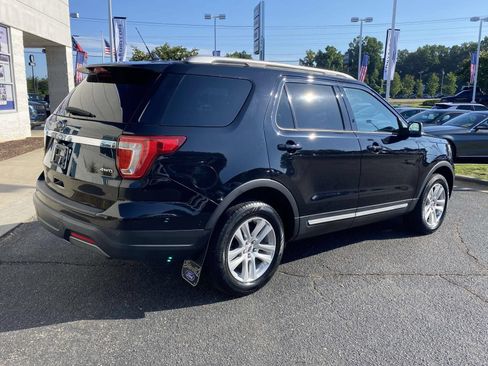 Used 2019 Ford Explorer XLT w/ Equipment Group 202A AWD/4WD image 7