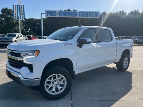 Used 2025 Chevrolet Silverado 1500 LT AWD/4WD image 2