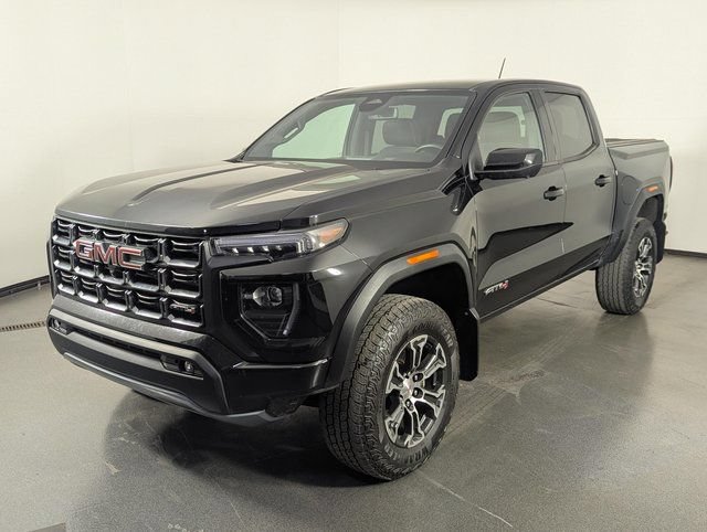 Used 2023 GMC Canyon AT4 w/ Technology Package AWD/4WD image 4