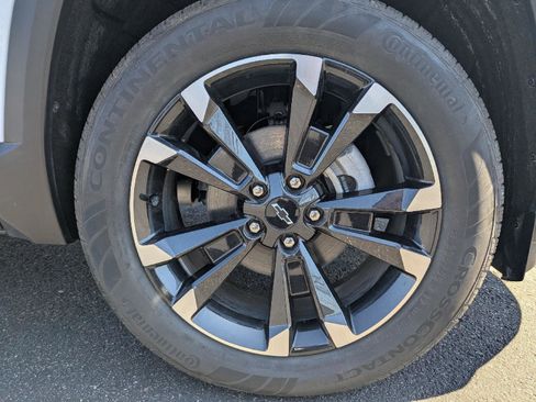 New 2026 Chevrolet Equinox RS w/ Convenience Package III AWD/4WD image 19