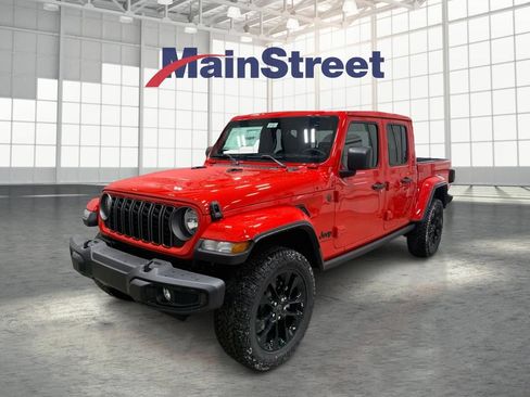 Used 2025 Jeep Gladiator Sport AWD/4WD image 1