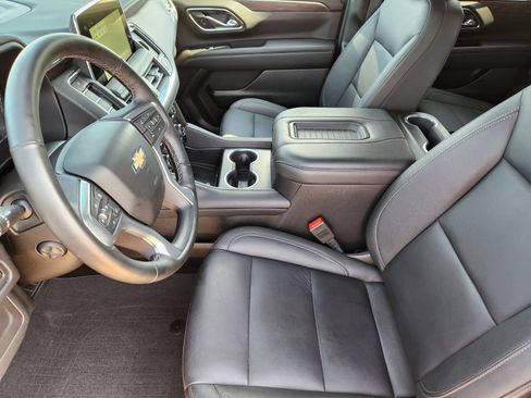 Used 2024 Chevrolet Tahoe LT w/ LT Signature Plus Package AWD/4WD image 19