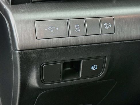 Used 2024 Hyundai Kona SEL AWD/4WD image 11