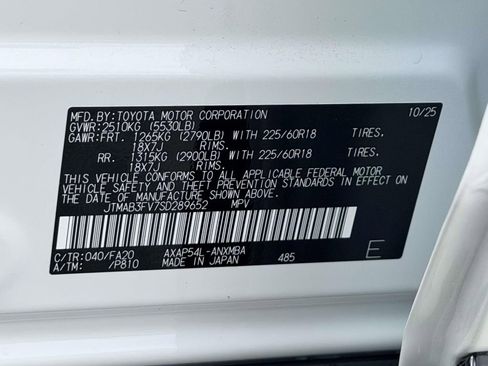 Used 2025 Toyota RAV4 SE w/ Weather & Moonroof Package AWD/4WD image 27