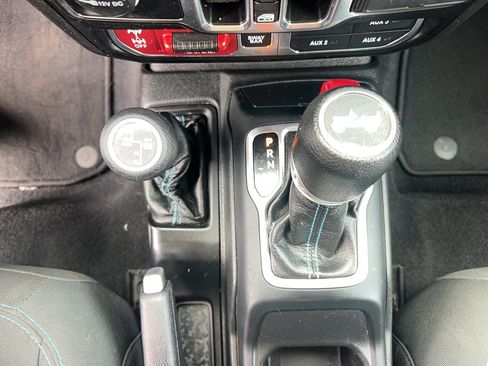Used 2021 Jeep Wrangler Unlimited Rubicon 4xe w/ Cold Weather Group AWD/4WD image 21