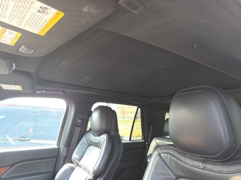 Used 2019 Lincoln Navigator Reserve image 5