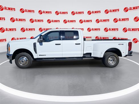 Used 2023 Ford F350 XLT image 5