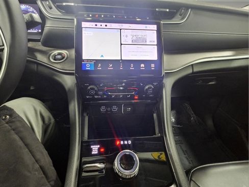 Used 2023 Jeep Grand Cherokee Limited image 15