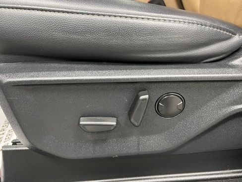 Used 2025 Ford F350 Lariat w/ Lariat Ultimate Package image 25