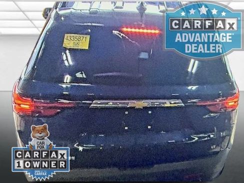 Used 2022 Chevrolet Traverse LT image 2