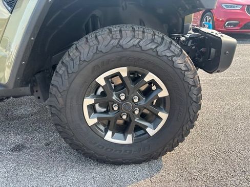 Used 2025 Jeep Wrangler Unlimited Rubicon 4xe AWD/4WD image 8