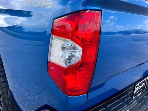 Used 2018 Toyota Tundra SR5 w/ SR5 Upgrade Package RWD image 28