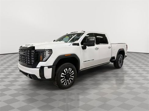 Certified 2025 GMC Sierra 2500 Denali Ultimate w/ Max Trailering Package image 5