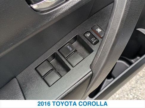 Used 2016 Toyota Corolla S FWD image 13
