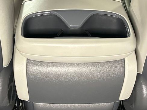 Used 2025 Kia EV9 Wind image 38