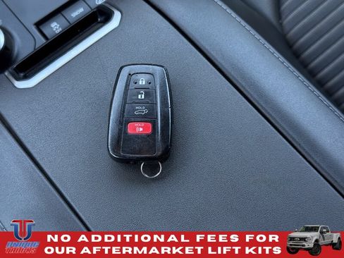Used 2021 Toyota Highlander XSE AWD/4WD image 35
