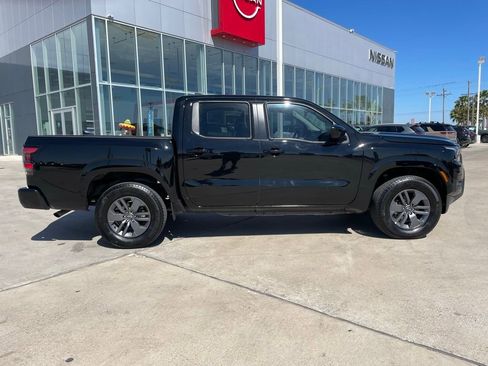 Certified 2025 Nissan Frontier SV image 2