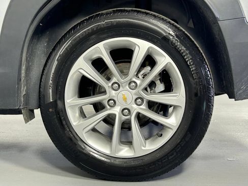 Used 2024 Chevrolet TrailBlazer LS AWD/4WD image 35