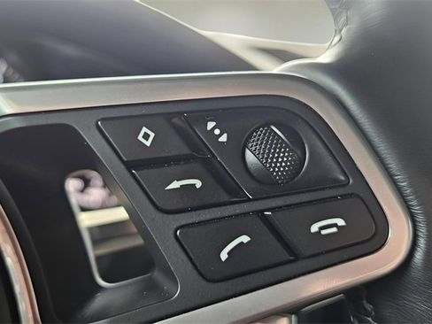Used 2023 Porsche Cayenne image 33
