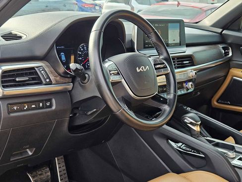 Used 2022 Kia Telluride SX w/ Towing Package FWD image 2