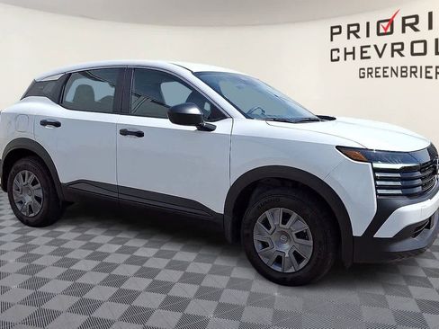 Used 2025 Nissan Kicks S AWD/4WD image 2