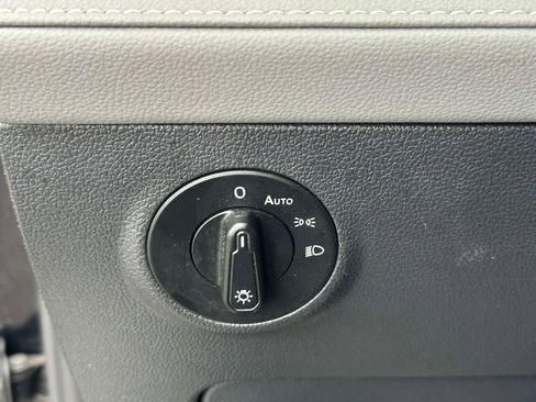 Used 2024 Volkswagen Taos SE image 24