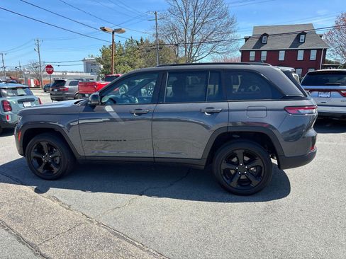 Certified 2024 Jeep Grand Cherokee Altitude AWD/4WD image 6