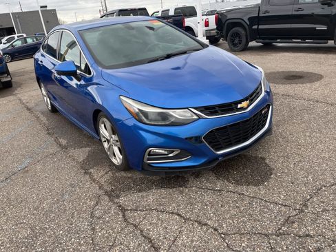 Used 2017 Chevrolet Cruze Premier FWD image 20