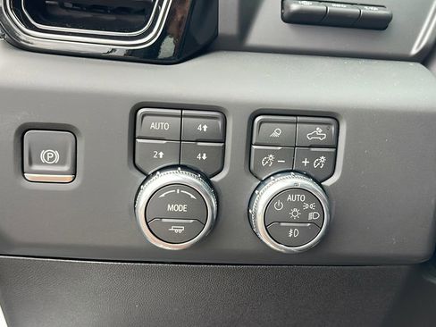 New 2026 GMC Sierra 2500 AT4 w/ AT4 Premium Plus Package image 25