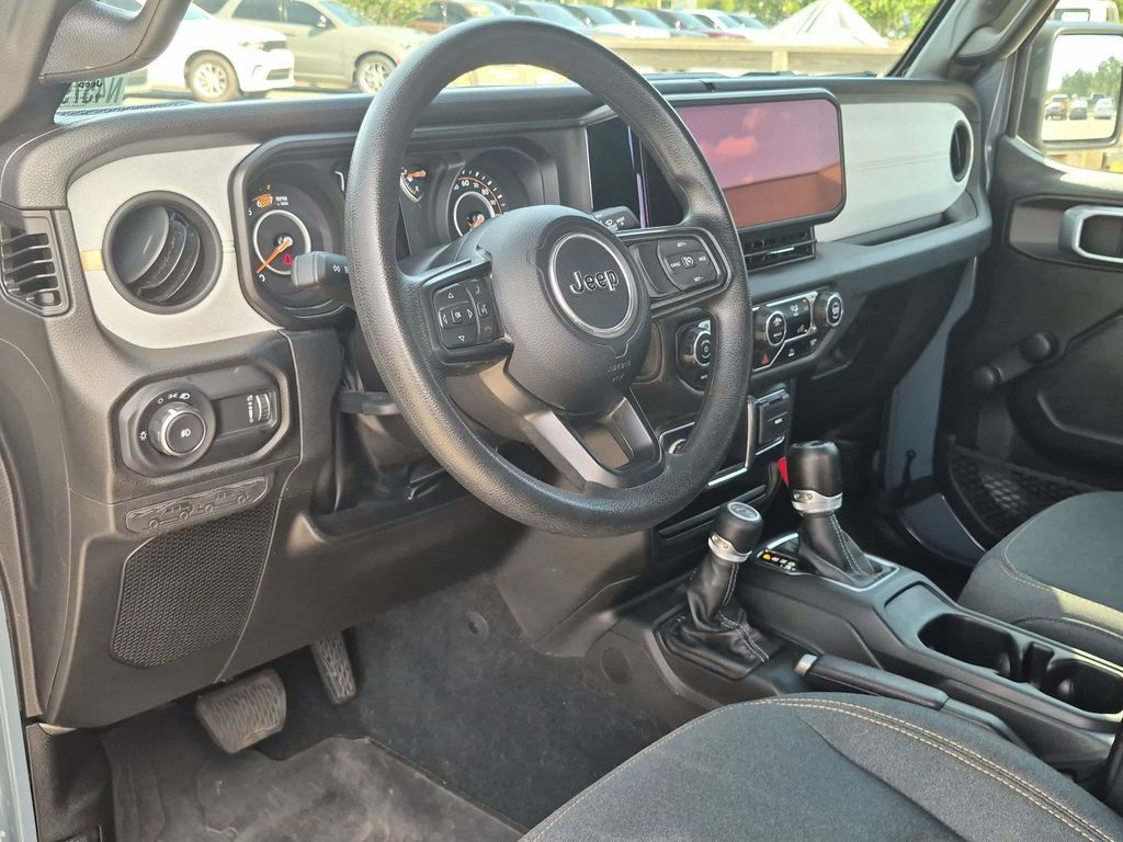 Used 2024 Jeep Wrangler Sport AWD/4WD image 33