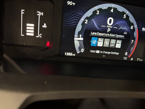 Certified 2026 Toyota Tacoma SR5 AWD/4WD image 11