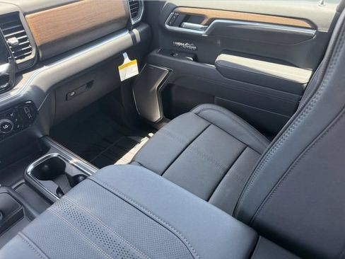 New 2026 Chevrolet Silverado 1500 High Country AWD/4WD image 19