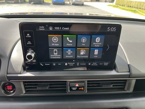 Used 2025 Honda Pilot TrailSport image 21