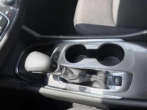 Used 2025 Chevrolet Malibu LT FWD image 9