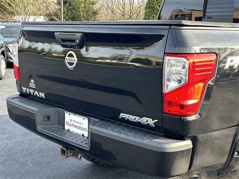 Used 2017 Nissan Titan PRO-4X image 12