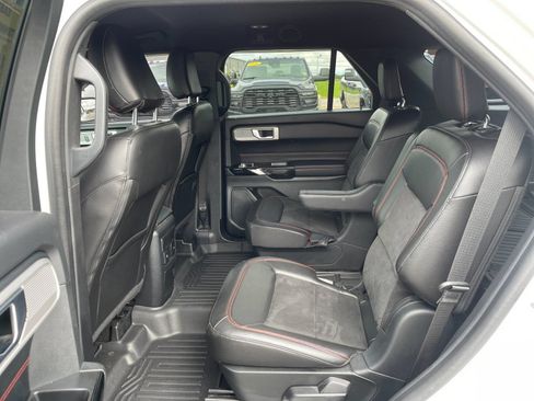 Used 2022 Ford Explorer ST-Line RWD image 14