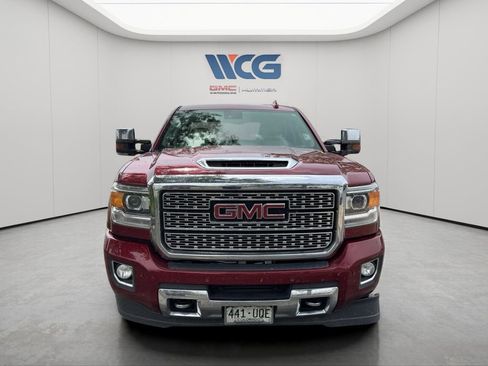 Used 2019 GMC Sierra 2500 Denali w/ Duramax Plus Package AWD/4WD image 2