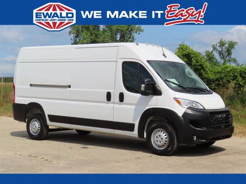 Used 2026 RAM ProMaster 2500 w/ Convenience Group FWD image 1