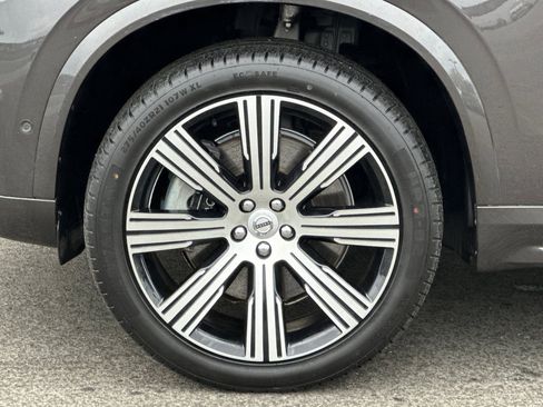 Used 2023 Volvo XC90 T8 Plus image 11