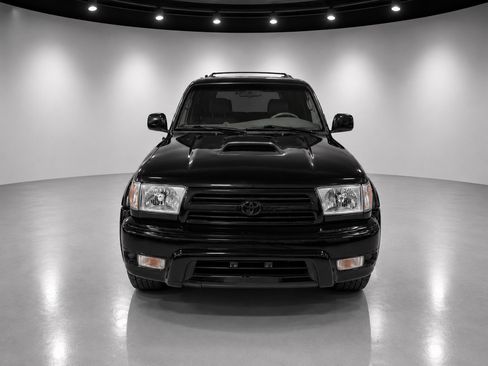 Used 2000 Toyota 4Runner SR5 AWD/4WD image 7