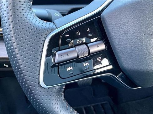 Used 2023 Nissan Ariya AWD image 18