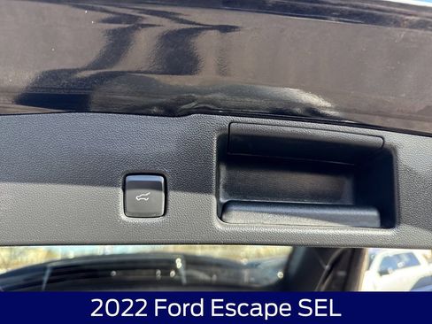 Used 2022 Ford Escape SEL image 17